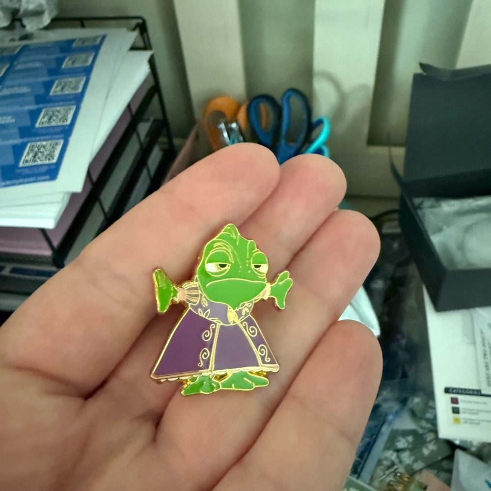 Disney Princess Mystery Pin Set- Pascal dressed up